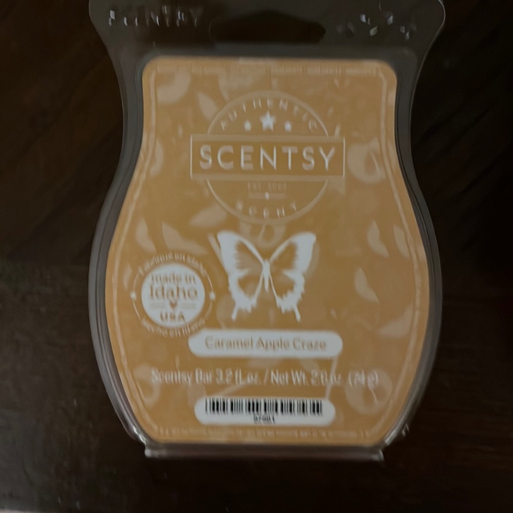 Used Scentsy Wax Melt Caramel Apple Craze + Sample